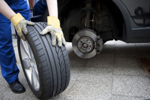  Changing tyres
